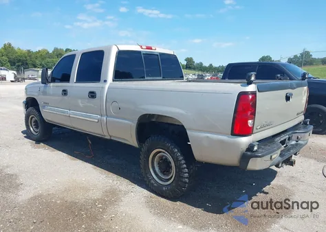2005 Chevrolet Silverado 2500Hd Ls z USA, uszkodzony, nr VIN 1GCHC23UX5F972598